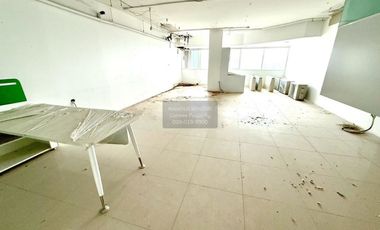 For sale 4 bedrooms condo in Huai Khwang, Bangkok