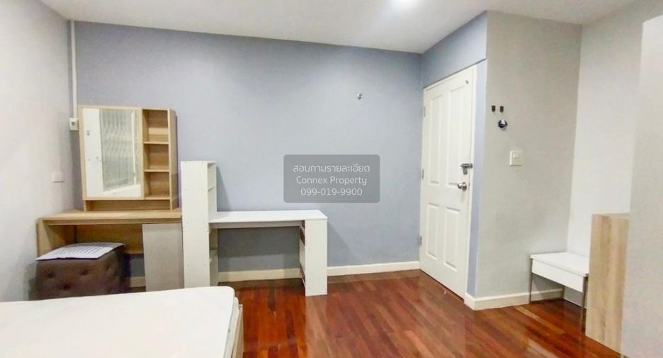 For sale 4 bedrooms house in Bang Kapi, Bangkok