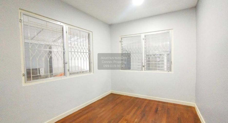 For sale 4 bedrooms house in Bang Kapi, Bangkok