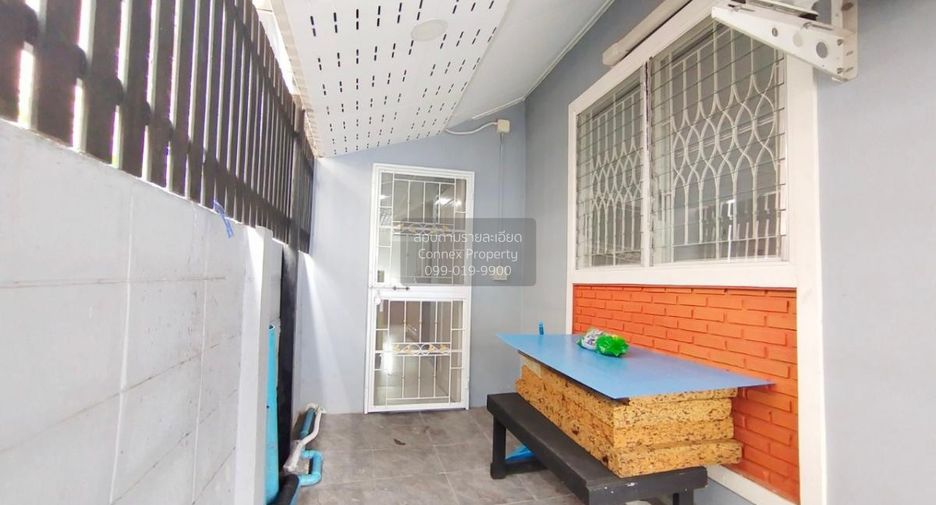 For sale 4 bedrooms house in Bang Kapi, Bangkok