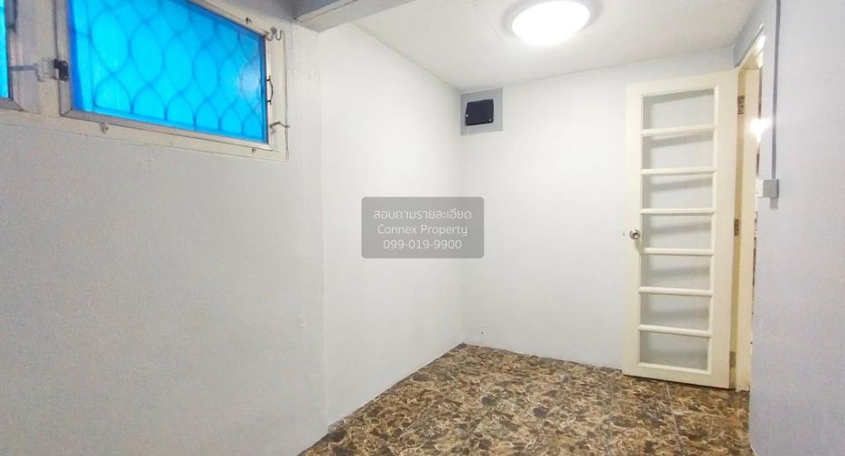 For sale 4 bedrooms house in Bang Kapi, Bangkok