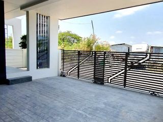 出售 4 卧室 独立屋 在 Bang Phli, Samut Prakan