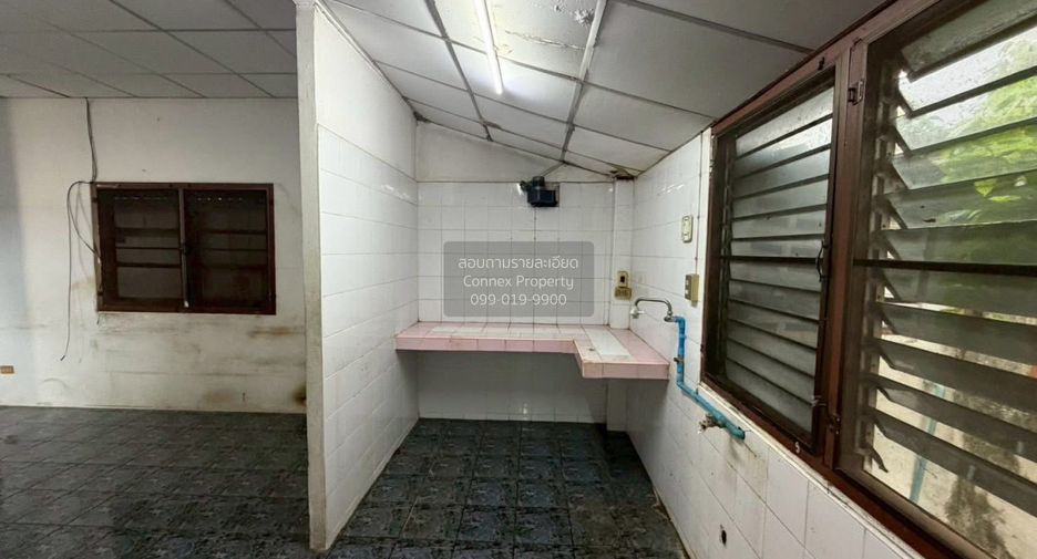 For sale 4 bedrooms house in Bang Khun Thian, Bangkok