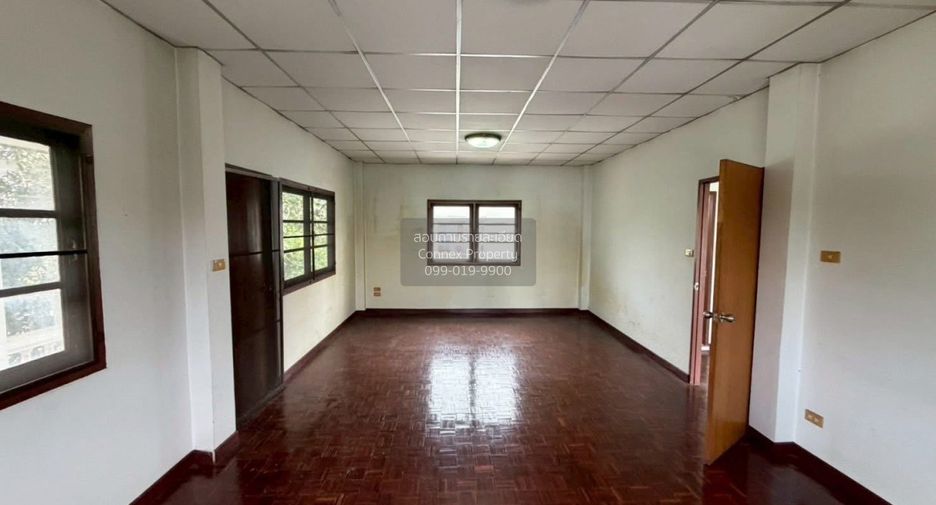 For sale 4 bedrooms house in Bang Khun Thian, Bangkok