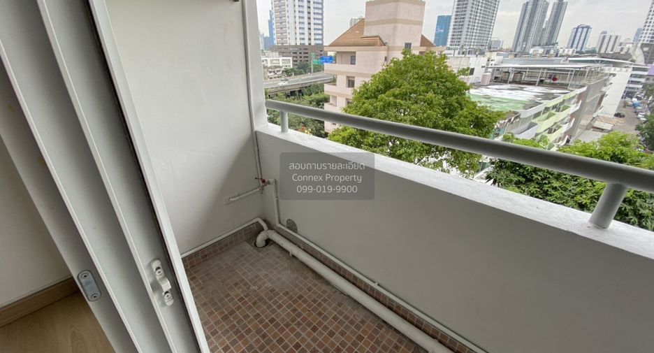 For sale 1 bed condo in Yan Nawa, Bangkok