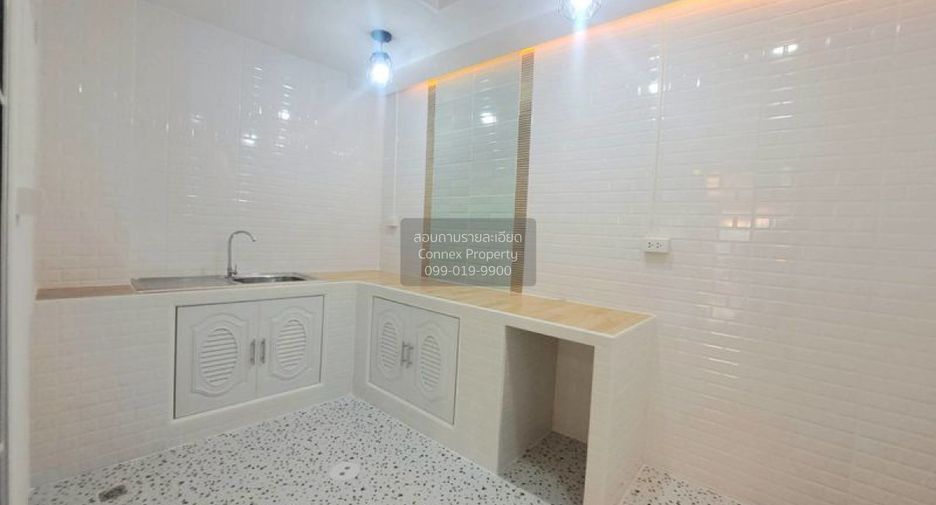 Reihenhaus zum Kauf mit 2 Zimmer in Sai Noi, Nonthaburi