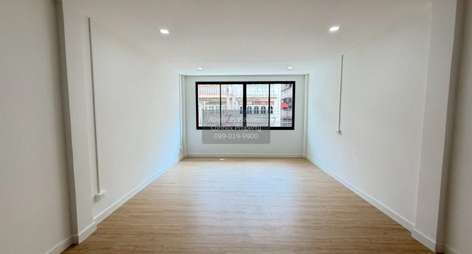 For sale 3 bedrooms retail Space in Phra Pradaeng, Samut Prakan