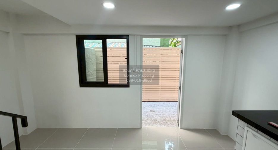 For sale 3 bedrooms retail Space in Phra Pradaeng, Samut Prakan
