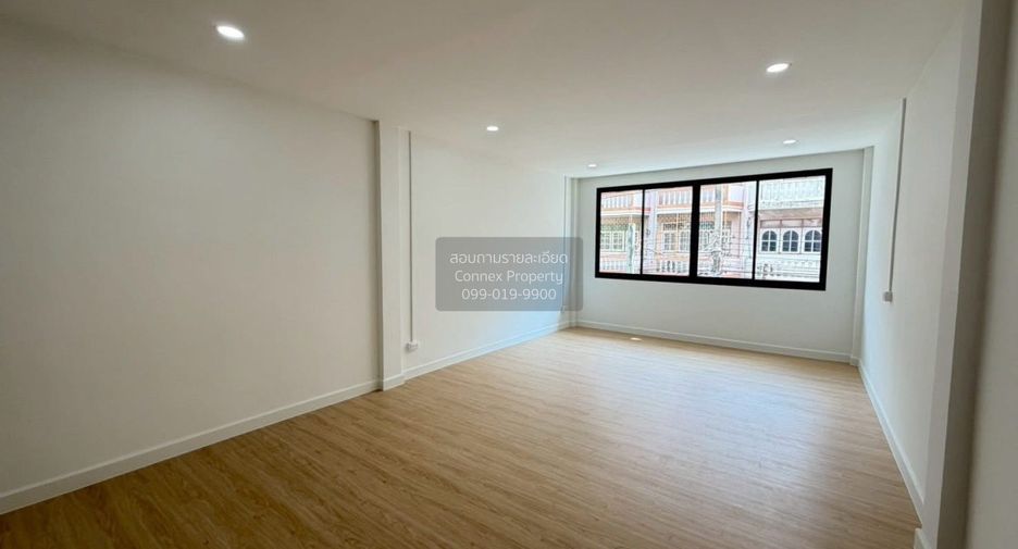 For sale 3 bedrooms retail Space in Phra Pradaeng, Samut Prakan