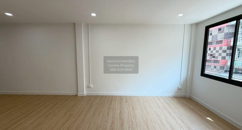 For sale 3 bedrooms retail Space in Phra Pradaeng, Samut Prakan