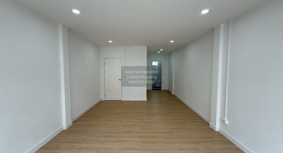 For sale 3 bedrooms retail Space in Phra Pradaeng, Samut Prakan