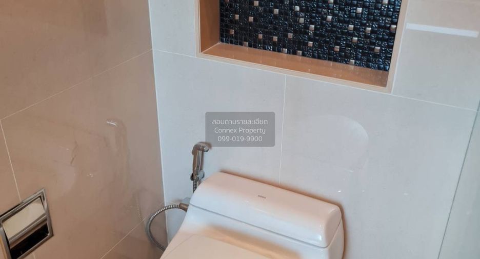 For sale 2 bedrooms condo in Phra Khanong, Bangkok