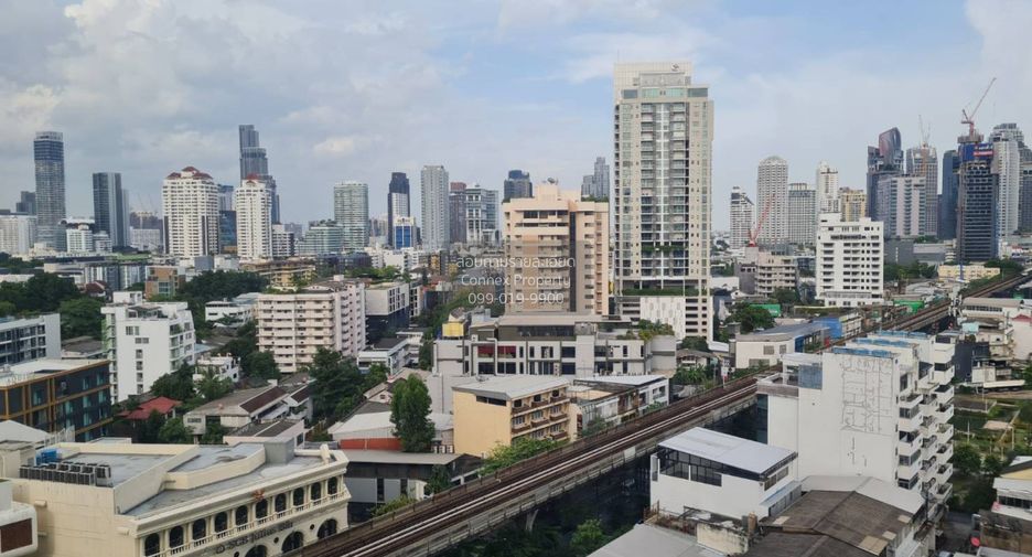 For sale 2 bedrooms condo in Phra Khanong, Bangkok