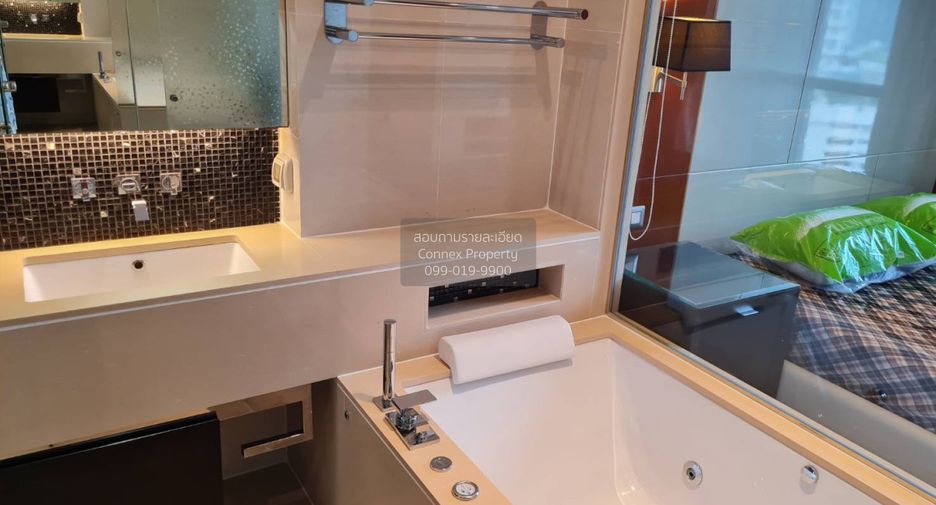 For sale 2 bedrooms condo in Phra Khanong, Bangkok