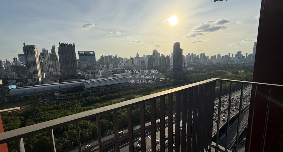 For sale 2 bedrooms condo in Huai Khwang, Bangkok