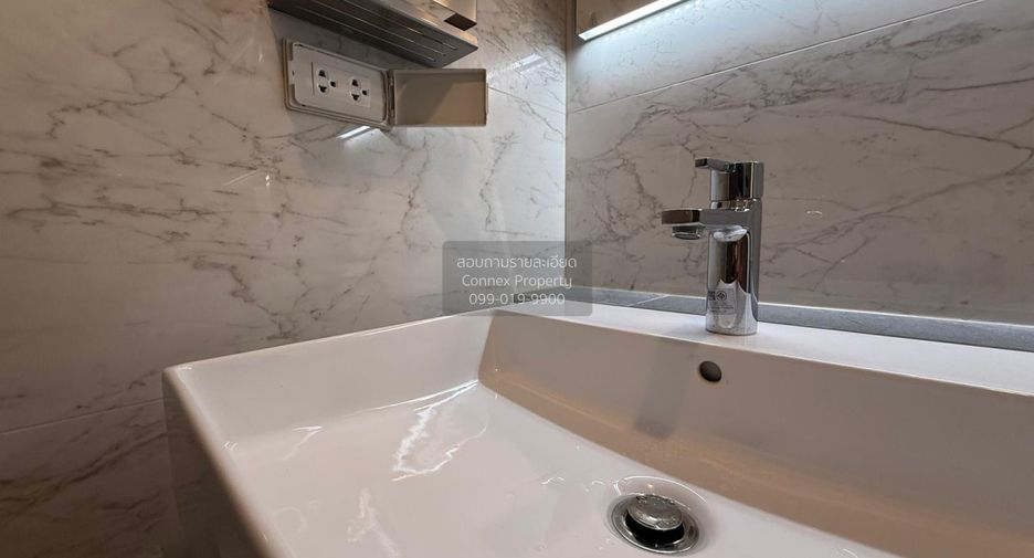 For sale 2 bedrooms condo in Huai Khwang, Bangkok
