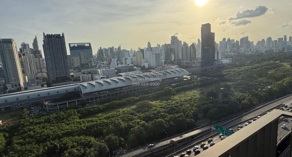 For sale 2 bedrooms condo in Huai Khwang, Bangkok