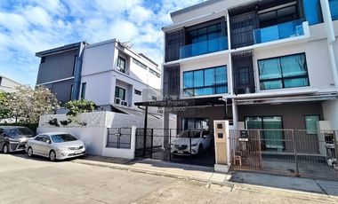 For sale 3 bedrooms townhouse in Lat Phrao, Bangkok