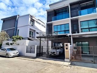 出售 3 卧室 联排别墅 在 Lat Phrao, 曼谷