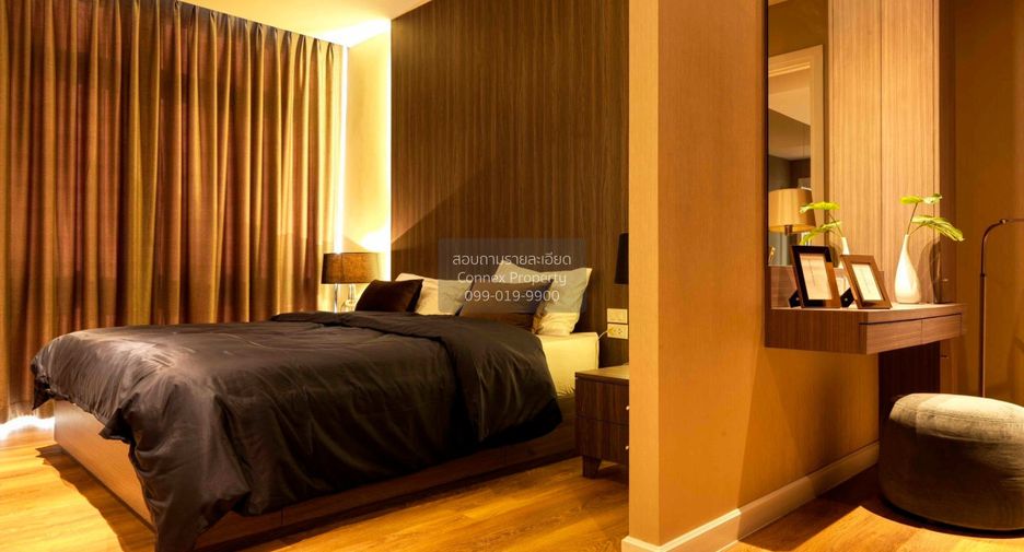 For sale 3 bedrooms condo in Khlong Toei, Bangkok