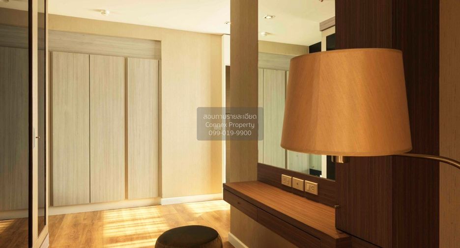 For sale 3 bedrooms condo in Khlong Toei, Bangkok