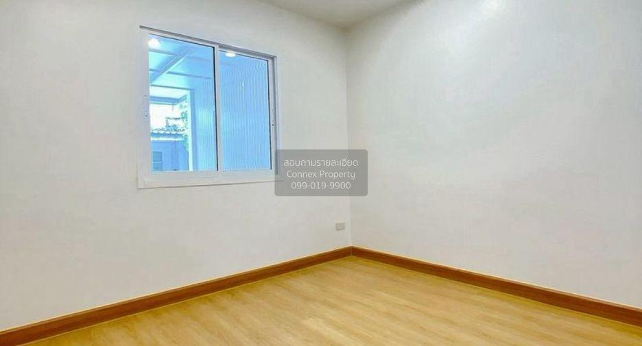 À vendre 4 chambres maison de ville à Bang Bua Thong, Nonthaburi