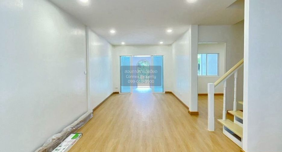 À vendre 4 chambres maison de ville à Bang Bua Thong, Nonthaburi