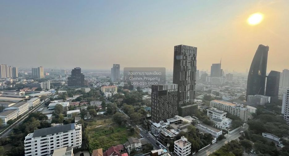 For sale 2 bedrooms condo in Khlong Toei, Bangkok