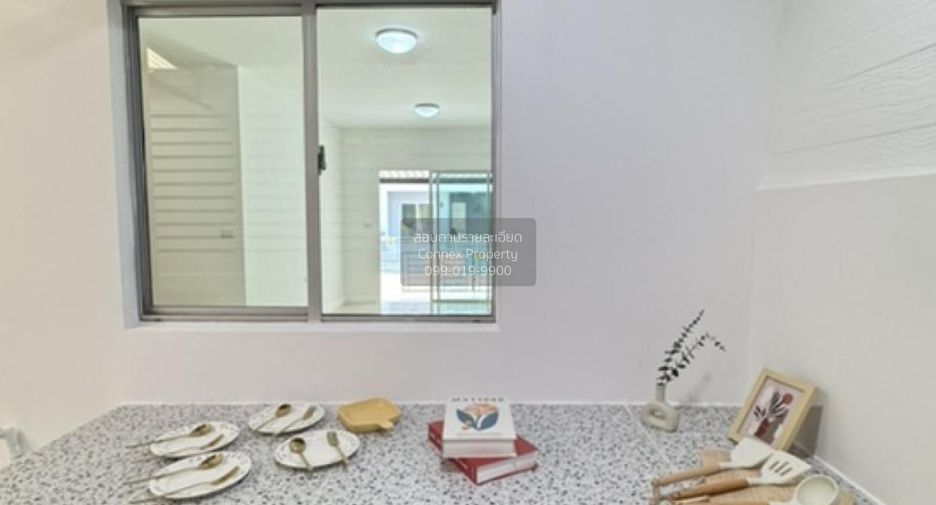 For sale 3 ベッドルーム townhouse in Bang Khun Thian, Bangkok