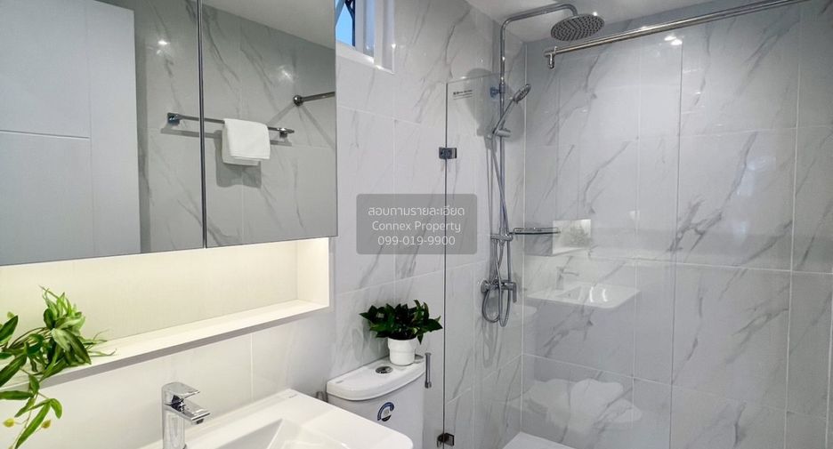 For sale 2 bedrooms condo in Yan Nawa, Bangkok