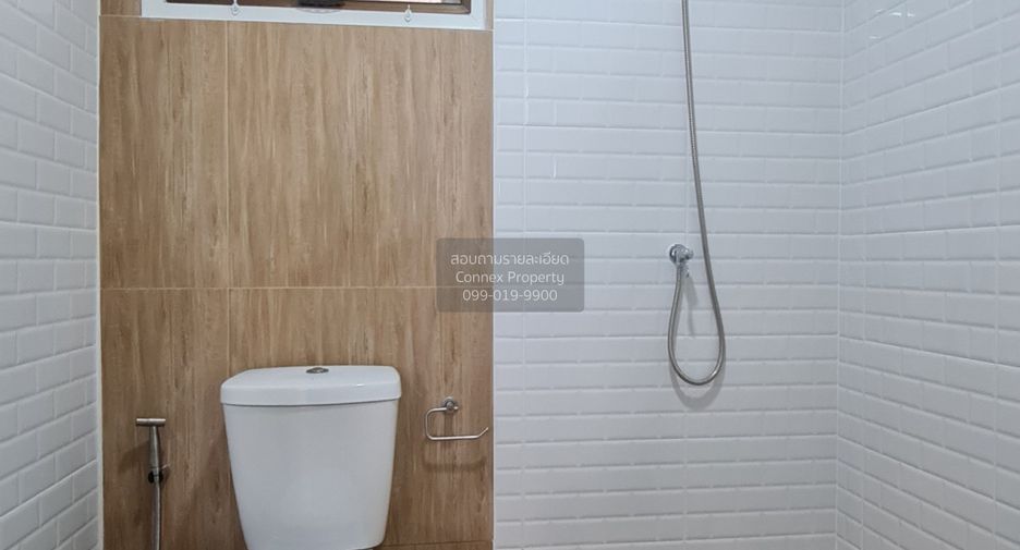 For sale 3 bedrooms townhouse in Khlong Sam Wa, Bangkok