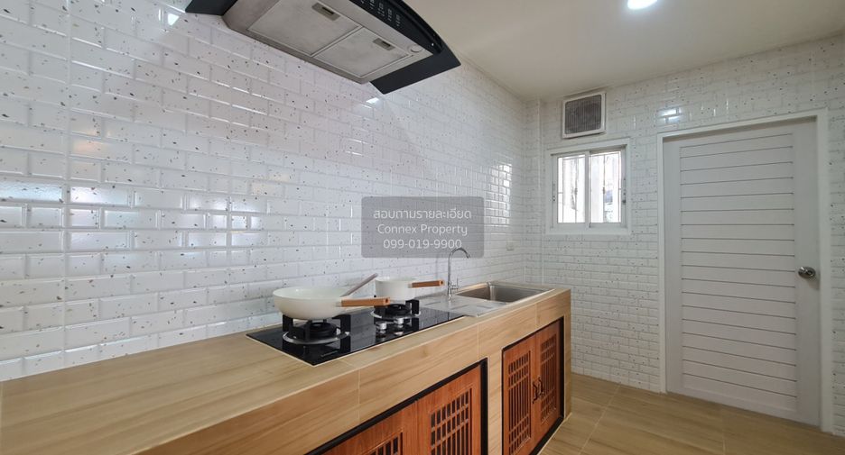 For sale 3 bedrooms townhouse in Khlong Sam Wa, Bangkok
