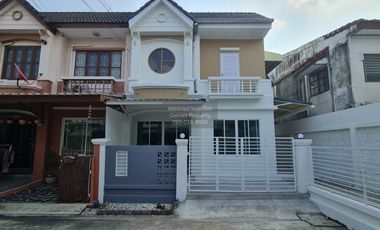 For sale 3 ベッドルーム townhouse in Khlong Sam Wa, Bangkok