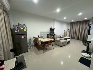 Reihenhaus zur Miete mit 3 Zimmer in Prawet, Bangkok
