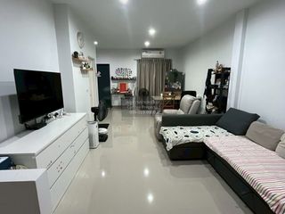 Reihenhaus zur Miete mit 3 Zimmer in Prawet, Bangkok