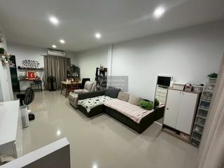 Reihenhaus zur Miete mit 3 Zimmer in Prawet, Bangkok