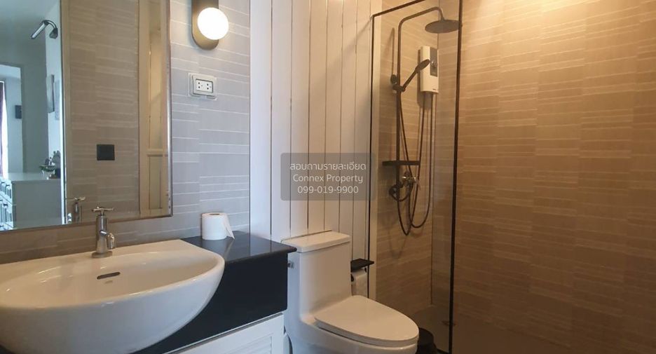 For rent 3 bedrooms condo in Pathum Wan, Bangkok