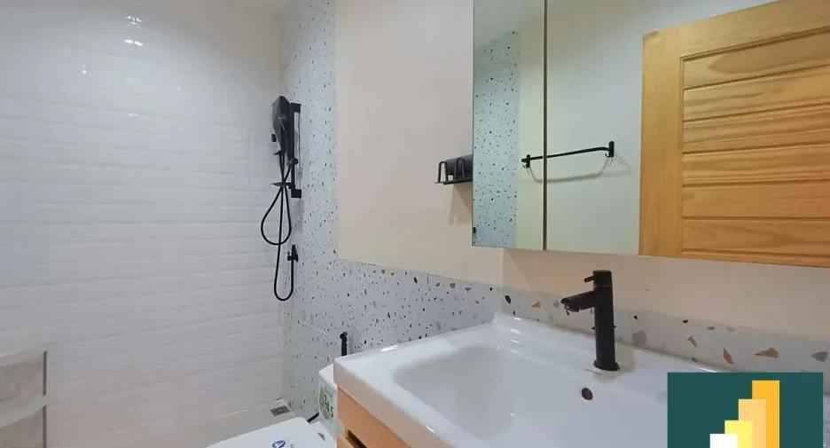 For rent and for sale 6 bedrooms house in Jomtien, Pattaya