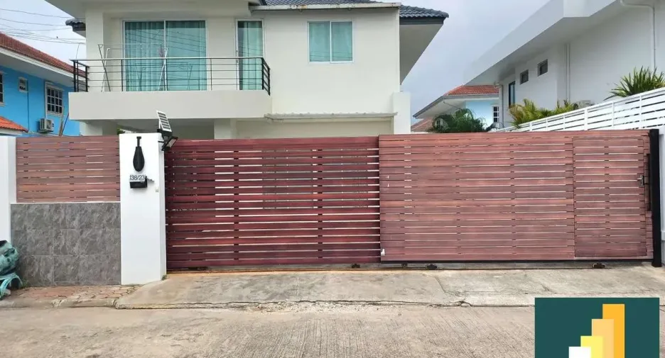 For rent and for sale 6 bedrooms house in Jomtien, Pattaya