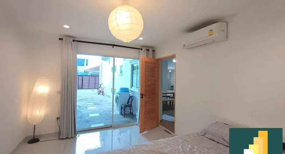 For rent and for sale 6 bedrooms house in Jomtien, Pattaya
