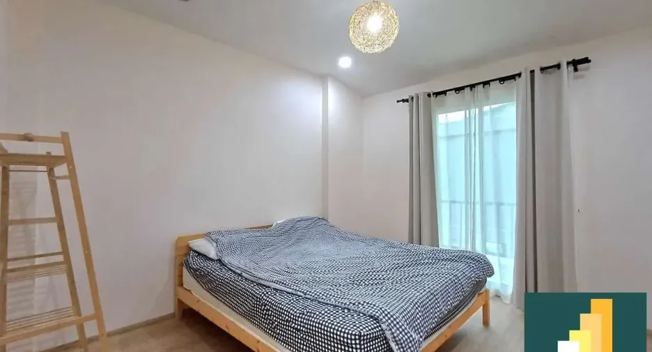 For rent and for sale 6 bedrooms house in Jomtien, Pattaya