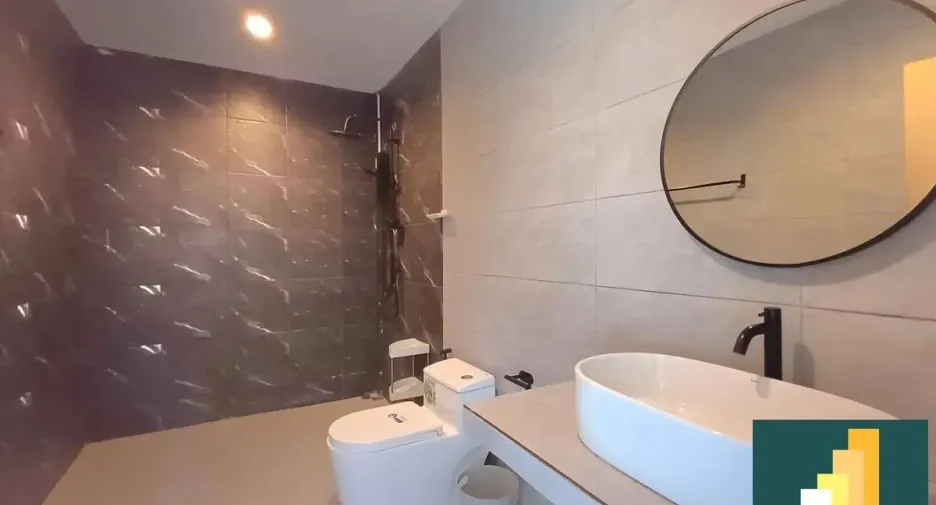 For rent and for sale 6 bedrooms house in Jomtien, Pattaya