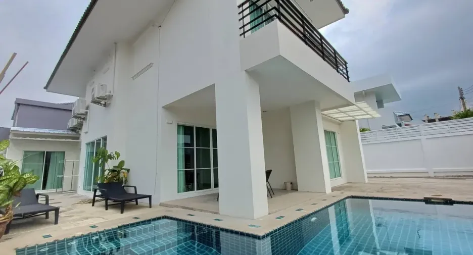 For rent and for sale 6 bedrooms house in Jomtien, Pattaya