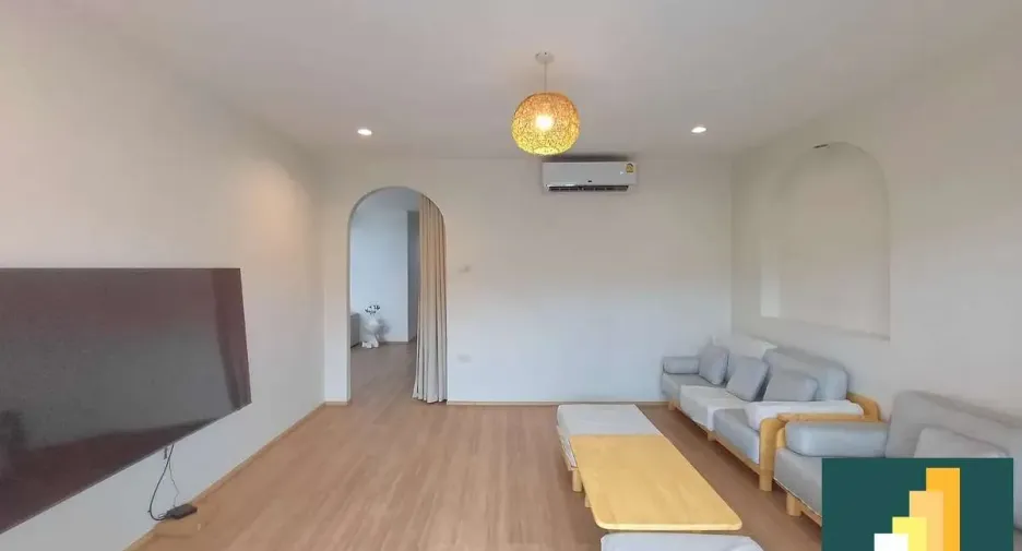 For rent and for sale 6 bedrooms house in Jomtien, Pattaya