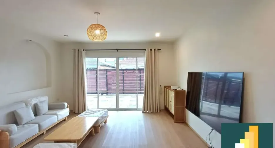 For rent and for sale 6 bedrooms house in Jomtien, Pattaya