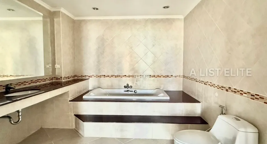 For sale 1 bed condo in Pratumnak, Pattaya