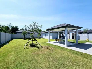 Haus zur Miete mit 4 Zimmer in Bang Lamung, Chonburi