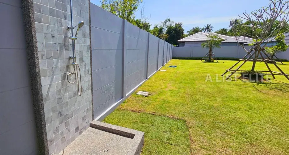 Casa en alquiler de 4 habitaciones en Bang Lamung, Chonburi