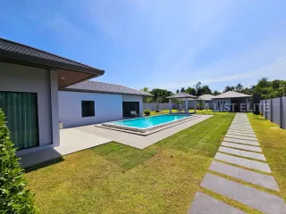 Haus zur Miete mit 4 Zimmer in Bang Lamung, Chonburi
