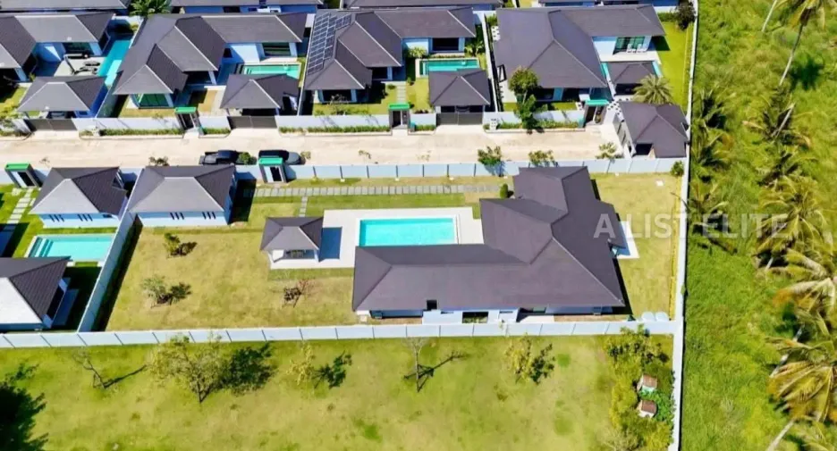 For rent 4 bedrooms house in Bang Lamung, Chonburi